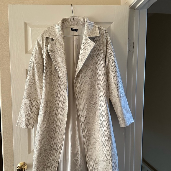 Naked Wardrobe SNAKE COCOON COAT- size XS - Picture 4 of 6